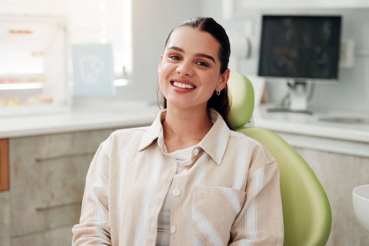 Top-rated-root-canal-treatment-eastern-north-carolina Patient after root canal treatment at the dental care center serving zebulon, wake forest, fayetteville, greenville, smithfield, and wilson, north carolina.