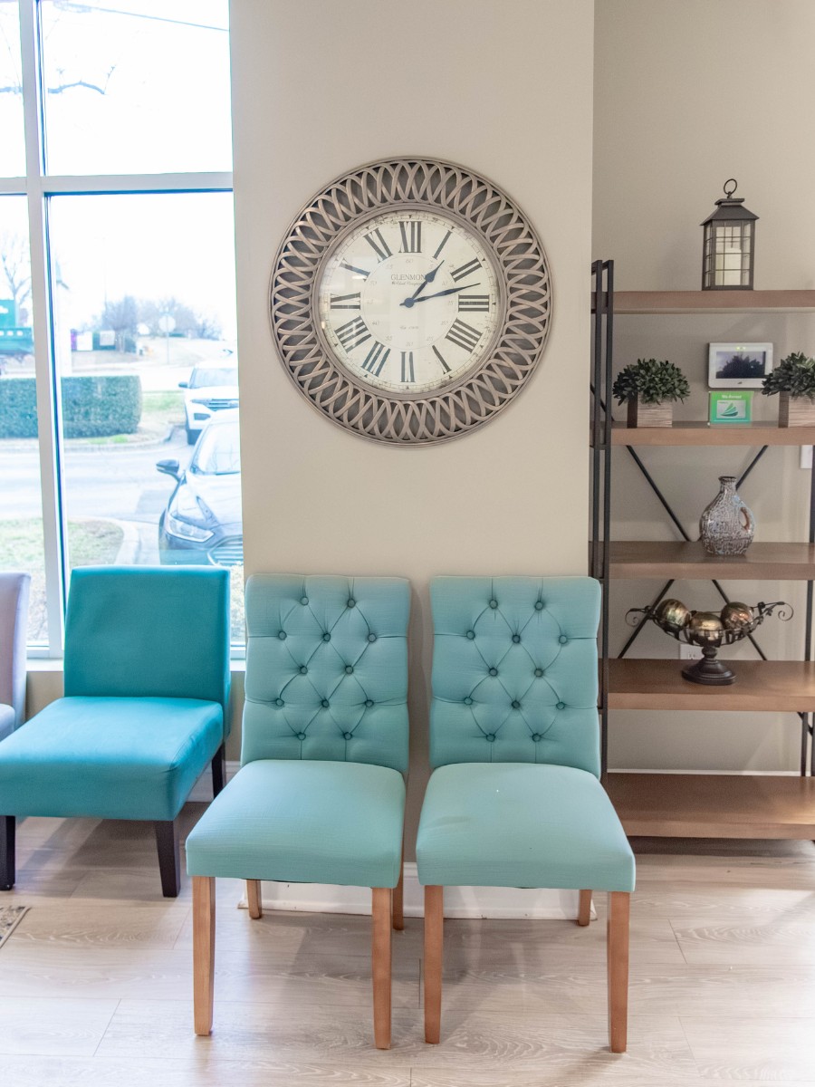 The-dental-care-center-wake-forest-office-chairs-lobby Dental office lobby seating in wake forest nc with modern chairs and decor for patient comfort