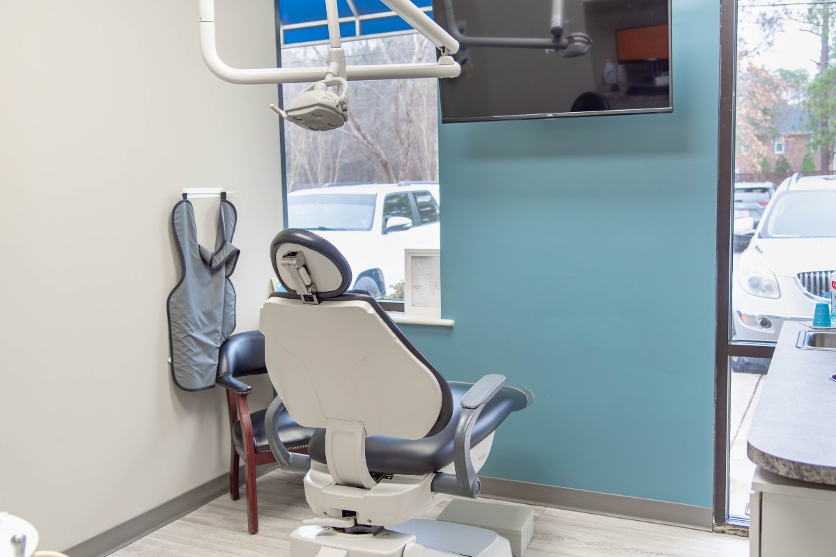 The-dental-care-center-wilson-office-exam-room Dental chair and treatment area in wilson nc dental office for family and preventive care